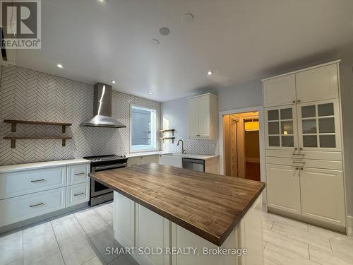 555 Markham Street, Toronto, ON - Indoor Photo Showing Kitchen