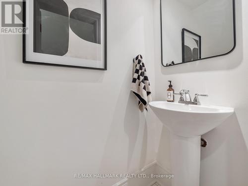 529 Logan Avenue, Toronto, ON - Indoor Photo Showing Bathroom