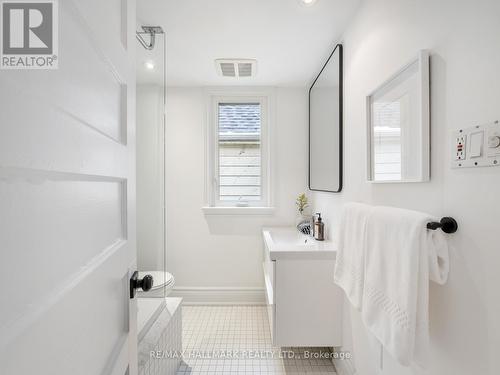 529 Logan Avenue, Toronto, ON - Indoor Photo Showing Bathroom
