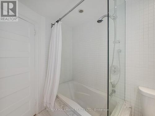 529 Logan Avenue, Toronto, ON - Indoor Photo Showing Bathroom