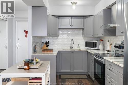 380 Pelissier Street Unit# 2103, Windsor, ON - Indoor Photo Showing Kitchen With Upgraded Kitchen