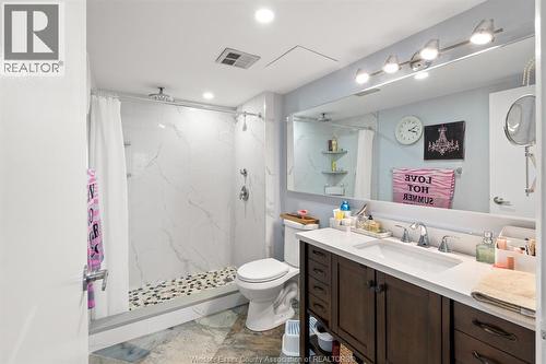 380 Pelissier Street Unit# 2103, Windsor, ON - Indoor Photo Showing Bathroom
