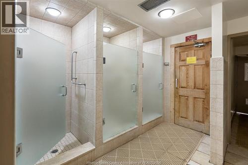 380 Pelissier Street Unit# 2103, Windsor, ON - Indoor Photo Showing Bathroom