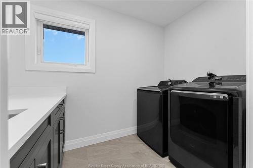 375 Water, Lakeshore, ON - Indoor Photo Showing Laundry Room