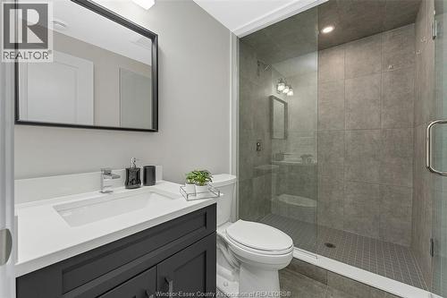 375 Water, Lakeshore, ON - Indoor Photo Showing Bathroom