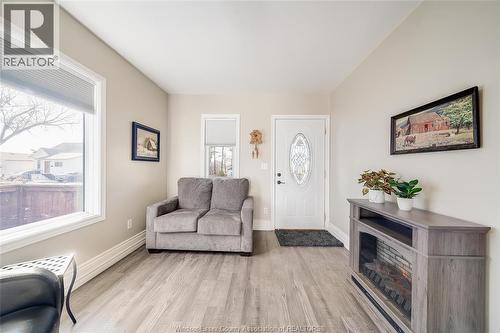 15 Smith Avenue, Leamington, ON - Indoor Photo Showing Other Room