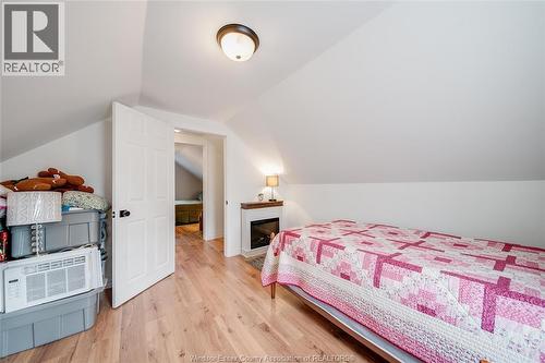 15 Smith Avenue, Leamington, ON - Indoor Photo Showing Bedroom