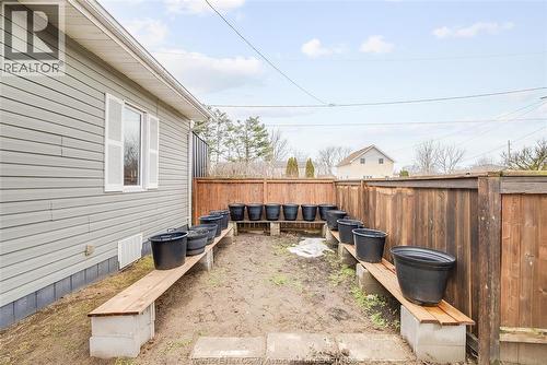 15 Smith Avenue, Leamington, ON - Outdoor