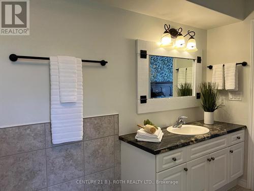 Primary bedroom ensuite - 204 - 43 Creighton Street, Ramara, ON - Indoor Photo Showing Bathroom