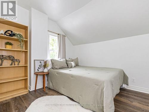 135 Bernice Crescent, Toronto, ON - Indoor Photo Showing Bedroom