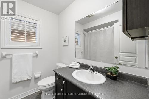 2nd 4 piece washroom upstairs - 26 Prebble Drive, Markham, ON - Indoor Photo Showing Bathroom