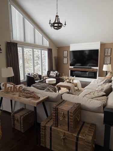 Salon - 3 Ch. Du Lac-Dulieux, Eeyou Istchee Baie-James, QC - Indoor Photo Showing Living Room