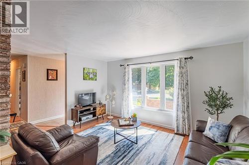 26 Douglas Avenue, Simcoe, ON - Indoor Photo Showing Living Room