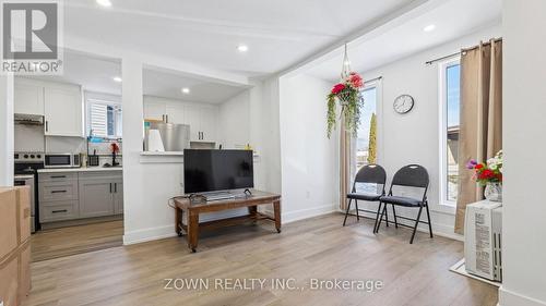 26 Metcalfe Street, Quinte West, ON - Indoor