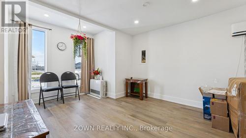 26 Metcalfe Street, Quinte West, ON - Indoor