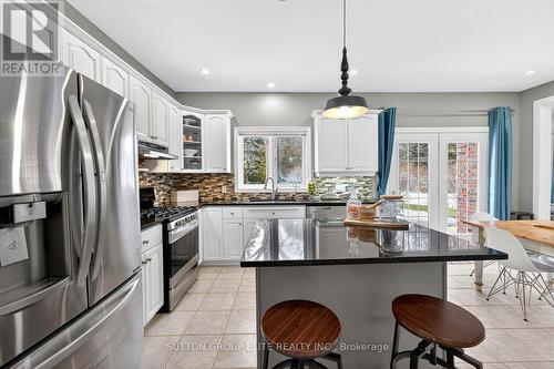11 Elderberry Lane, Hamilton, ON - Indoor Photo Showing Kitchen With Stainless Steel Kitchen With Upgraded Kitchen