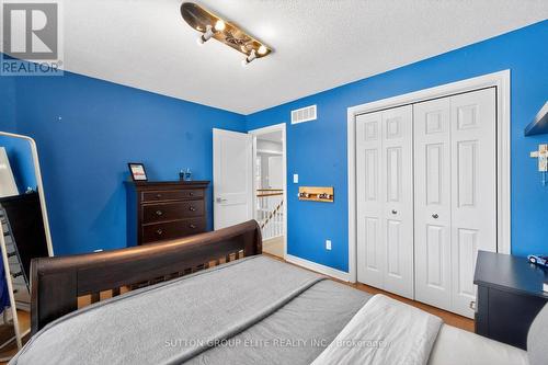 11 Elderberry Lane, Hamilton, ON - Indoor Photo Showing Bedroom