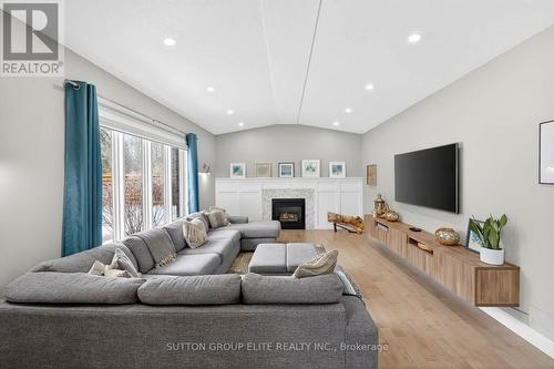 11 Elderberry Lane, Hamilton, ON - Indoor Photo Showing Living Room With Fireplace
