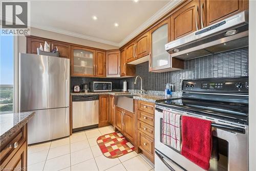 255 Keats Way Unit# 1303, Waterloo, ON - Indoor Photo Showing Kitchen