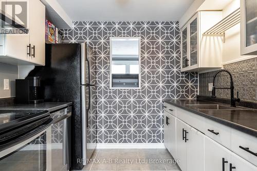 24 - 91 Avonwood Drive, Stratford, ON - Indoor Photo Showing Kitchen