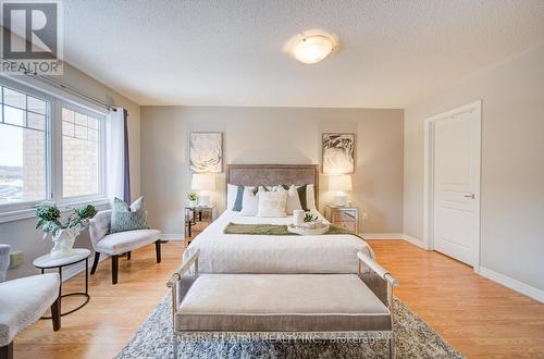 135 Windrow Street, Richmond Hill, ON - Indoor Photo Showing Bedroom
