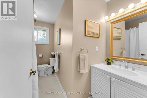 848 Allum Avenue, Kingston (South Of Taylor-Kidd Blvd), ON - Indoor Photo Showing Bathroom