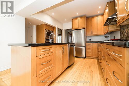 241 Fourth Avenue, Ottawa, ON - Indoor Photo Showing Kitchen