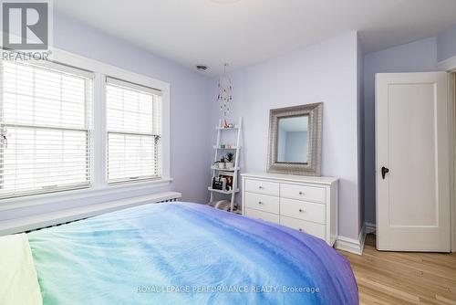 241 Fourth Avenue, Ottawa, ON - Indoor Photo Showing Bedroom