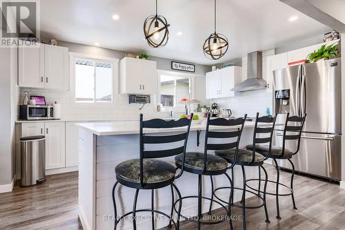 Oversized centre island - 363 Emerick Avenue, Fort Erie (Central), ON - Indoor