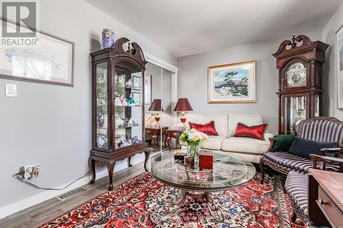 363 Emerick Avenue, Fort Erie (Central), ON - Indoor Photo Showing Living Room