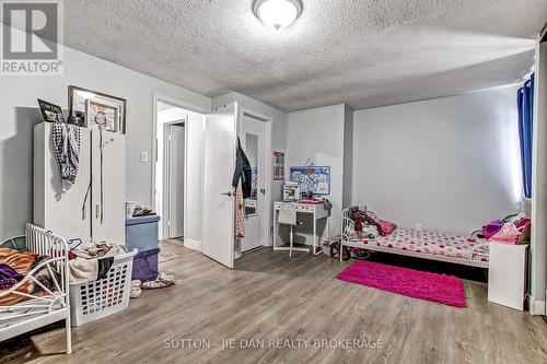 44 - 300 Sandringham Crescent, London South (South R), ON - Indoor