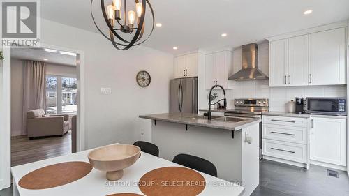 295 Admiral Drive, London East (East I), ON - Indoor Photo Showing Kitchen With Upgraded Kitchen