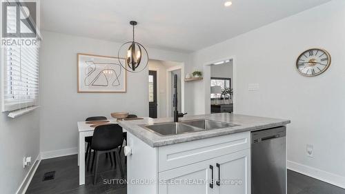 295 Admiral Drive, London East (East I), ON - Indoor Photo Showing Kitchen With Double Sink