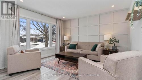 295 Admiral Drive, London East (East I), ON - Indoor Photo Showing Living Room