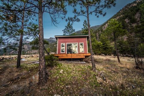 4142 99 N Road, Lillooet, BC - Outdoor