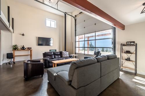 4142 99 N Road, Lillooet, BC - Indoor Photo Showing Other Room