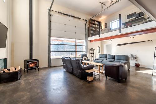 4142 99 N Road, Lillooet, BC - Indoor
