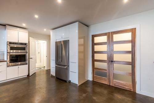 4142 99 N Road, Lillooet, BC - Indoor Photo Showing Kitchen