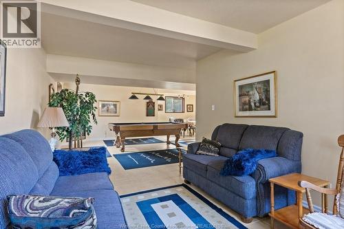 1801 Dominion, Windsor, ON - Indoor Photo Showing Living Room