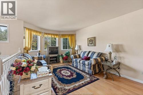 1801 Dominion, Windsor, ON - Indoor Photo Showing Living Room