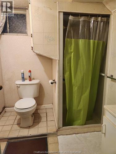 33 John Street, Chatham, ON - Indoor Photo Showing Bathroom