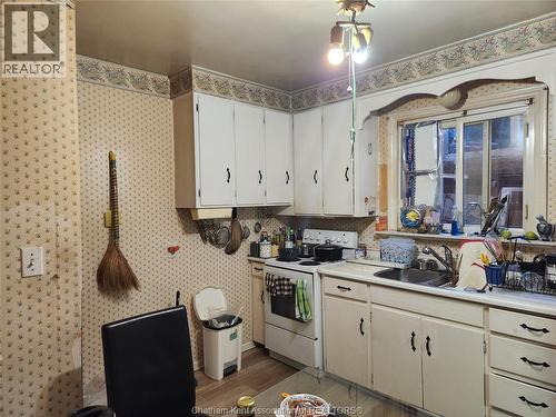 33 John Street, Chatham, ON - Indoor Photo Showing Kitchen