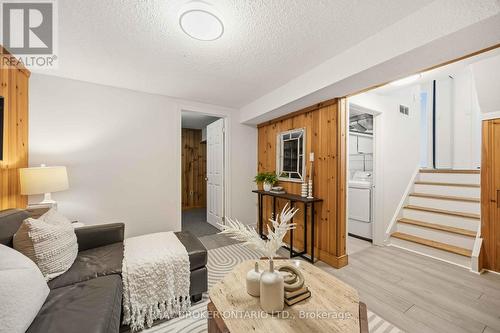 5 Remora Royal Way, Toronto, ON - Indoor Photo Showing Living Room
