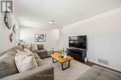 5 Remora Royal Way, Toronto, ON - Indoor Photo Showing Living Room