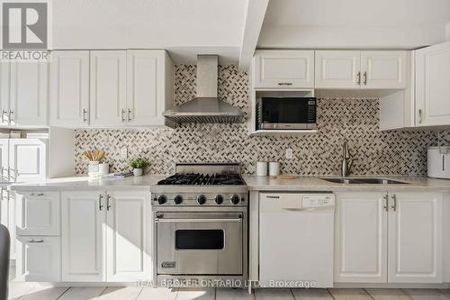 5 Remora Royal Way, Toronto, ON - Indoor Photo Showing Kitchen
