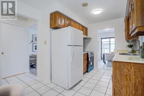203 Roxanne Crescent, Toronto, ON - Indoor Photo Showing Kitchen With Double Sink