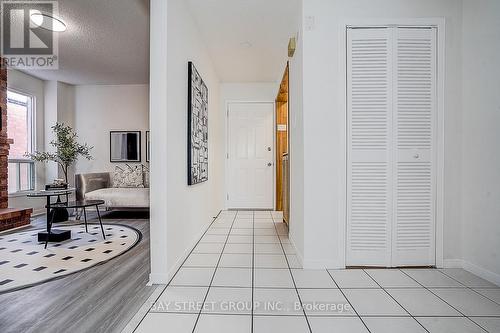 203 Roxanne Crescent, Toronto, ON - Indoor Photo Showing Other Room