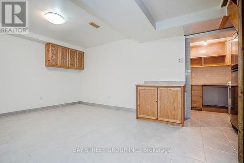 203 Roxanne Crescent, Toronto, ON - Indoor Photo Showing Other Room