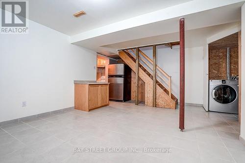 203 Roxanne Crescent, Toronto, ON - Indoor Photo Showing Other Room