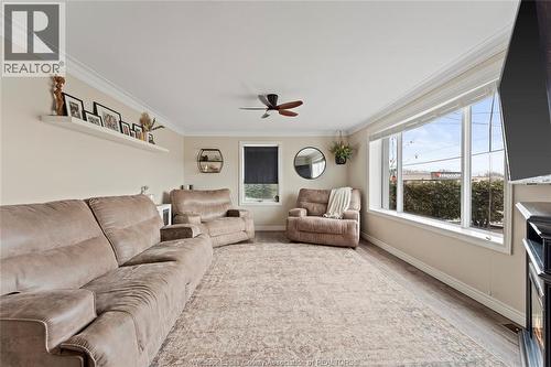 391 Lavoie Street, Belle River, ON - Indoor Photo Showing Living Room